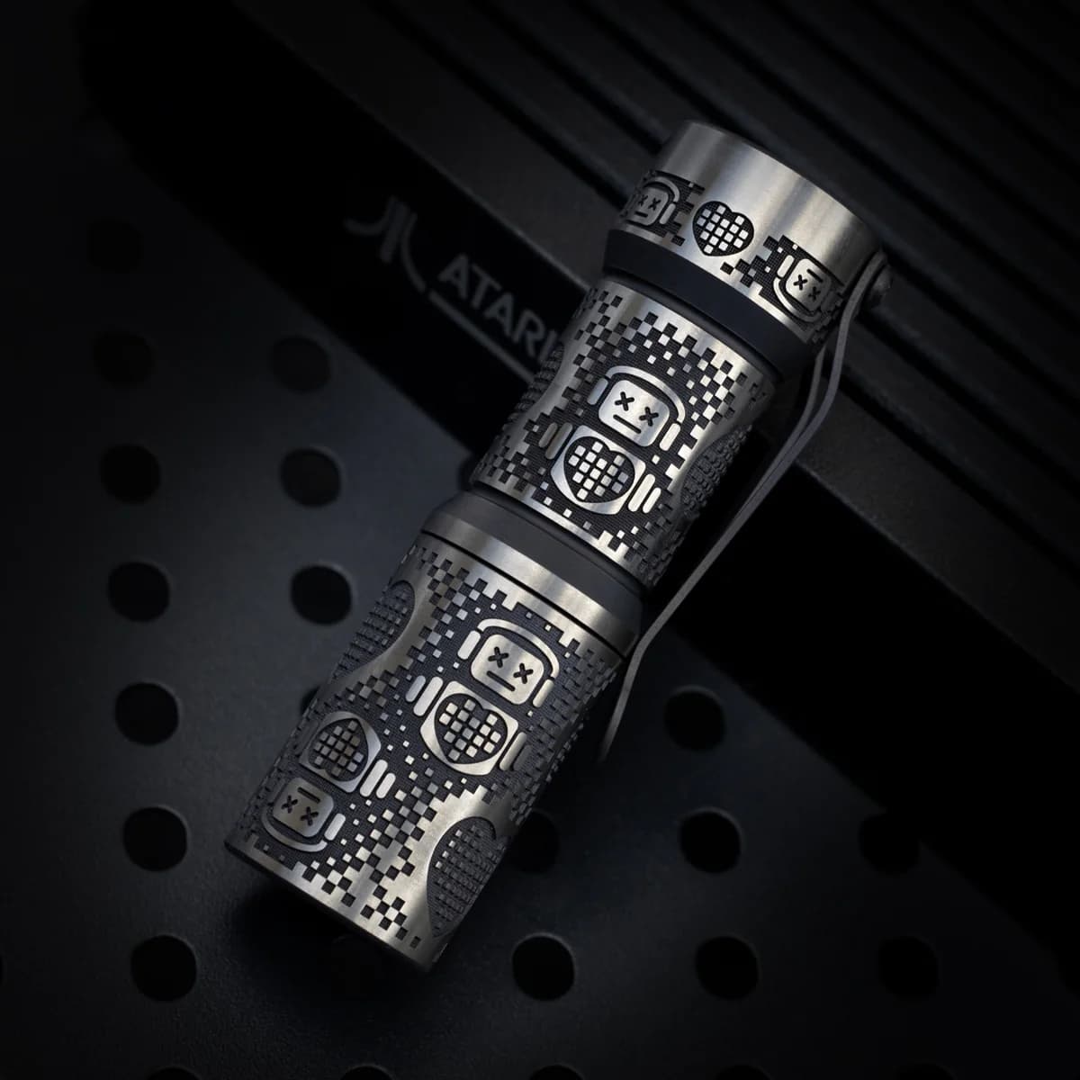 CWF Custom Flashlights Robot Heart (FallOut TRD Bronze Ano)